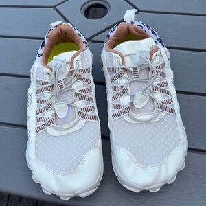 XIHALOOK  Athletic Women’s Hiking Water Shoes  Size US 8.5 (39)